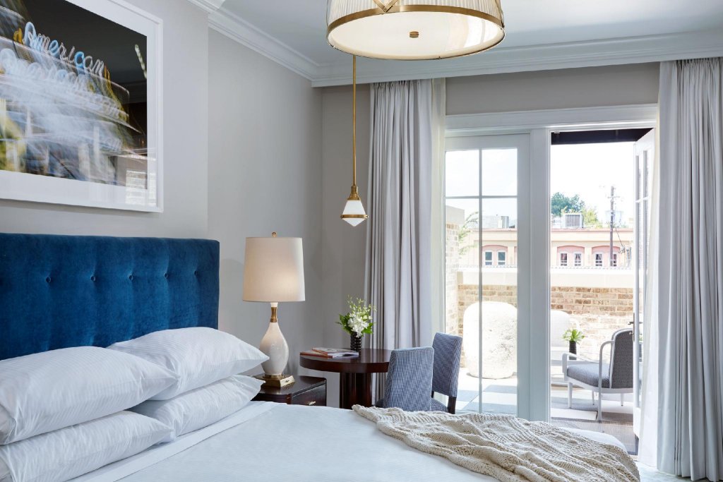 Фото The Spectator Hotel