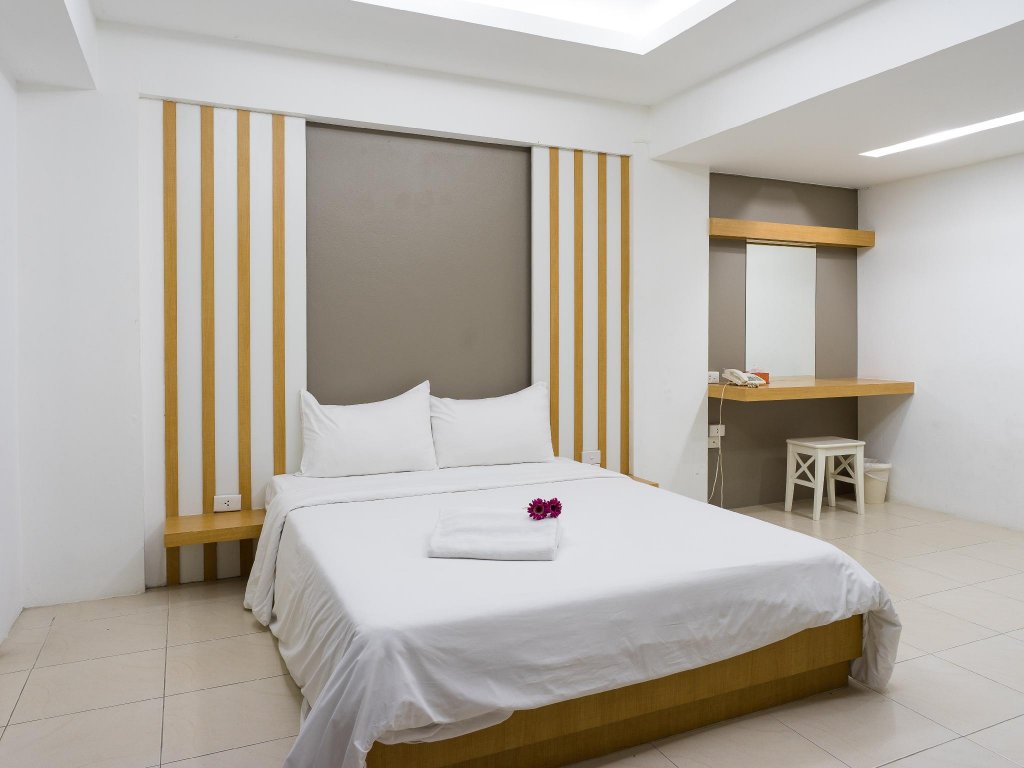 Фото Beerapan Hotel