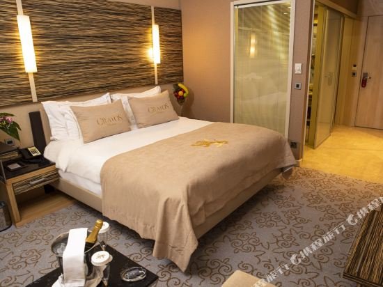 Фото Cratos Premium Hotel