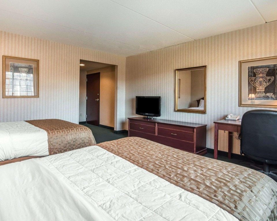 Фото Clarion Hotel - Downtown - University Area