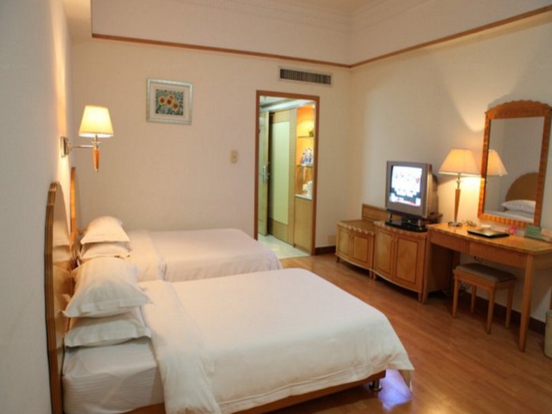 Фото Hainan Yehai Hotel