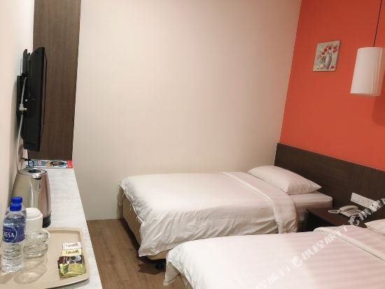 Фото Golden Peak Inn