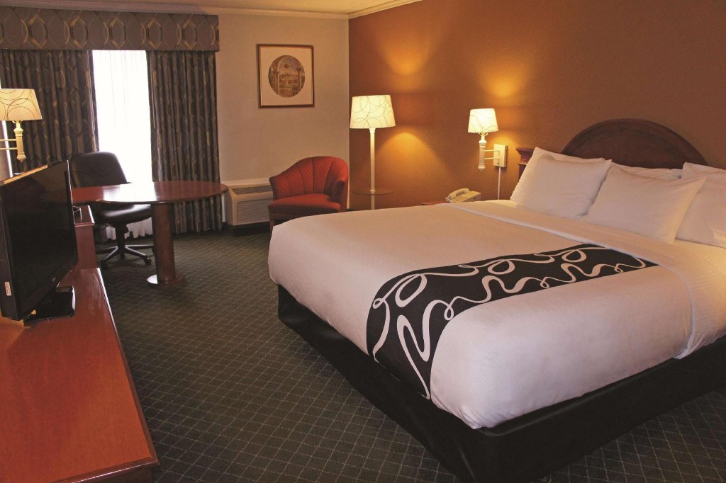 Фото La Quinta Inn by Wyndham Lynnwood