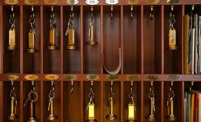 Фото Bristol Hotel