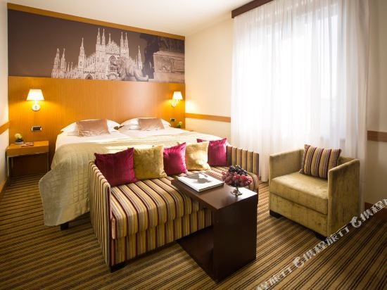 Фото Starhotels Tourist