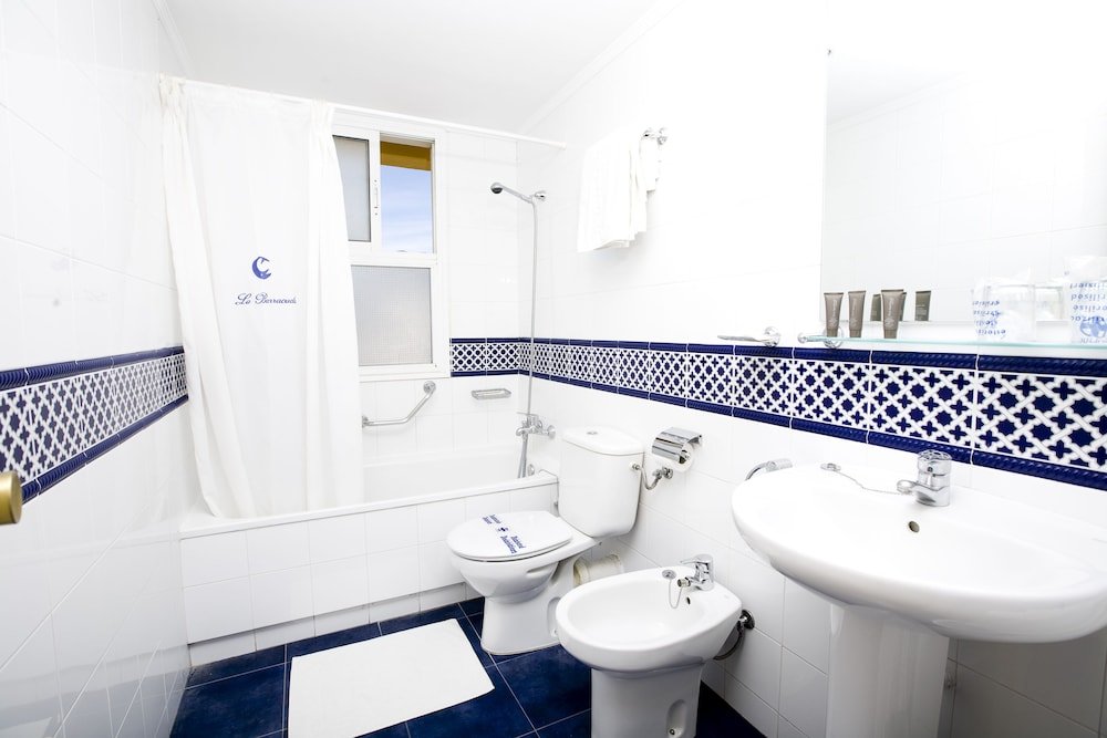 Фото Hotel La Barracuda