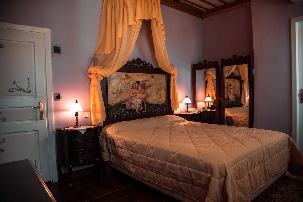 Фото Ilion Hotel Suites