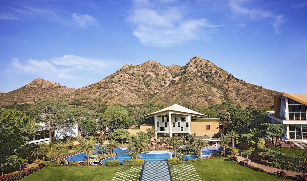 Фото Taj Aravali Resort & SPA