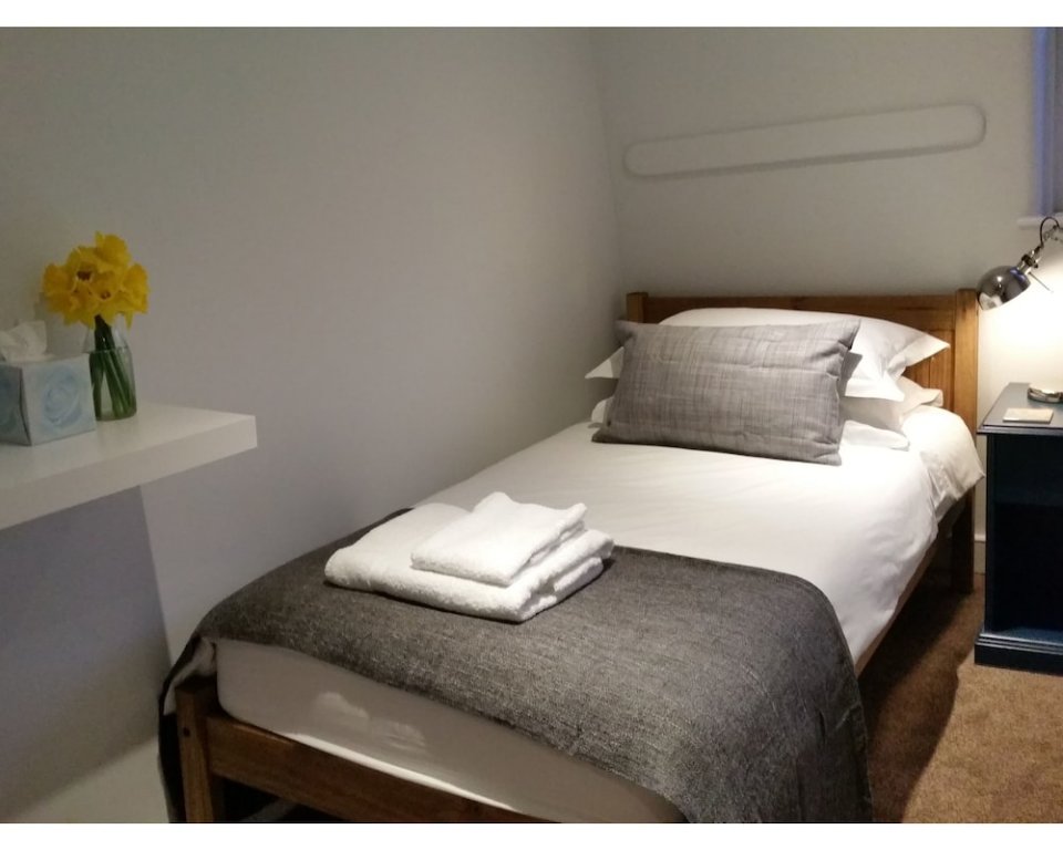 Фото Starlings Guest House