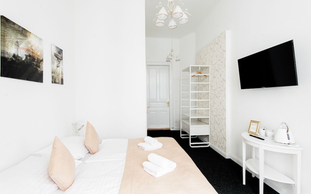 Фото Downtown Bratislava B&B