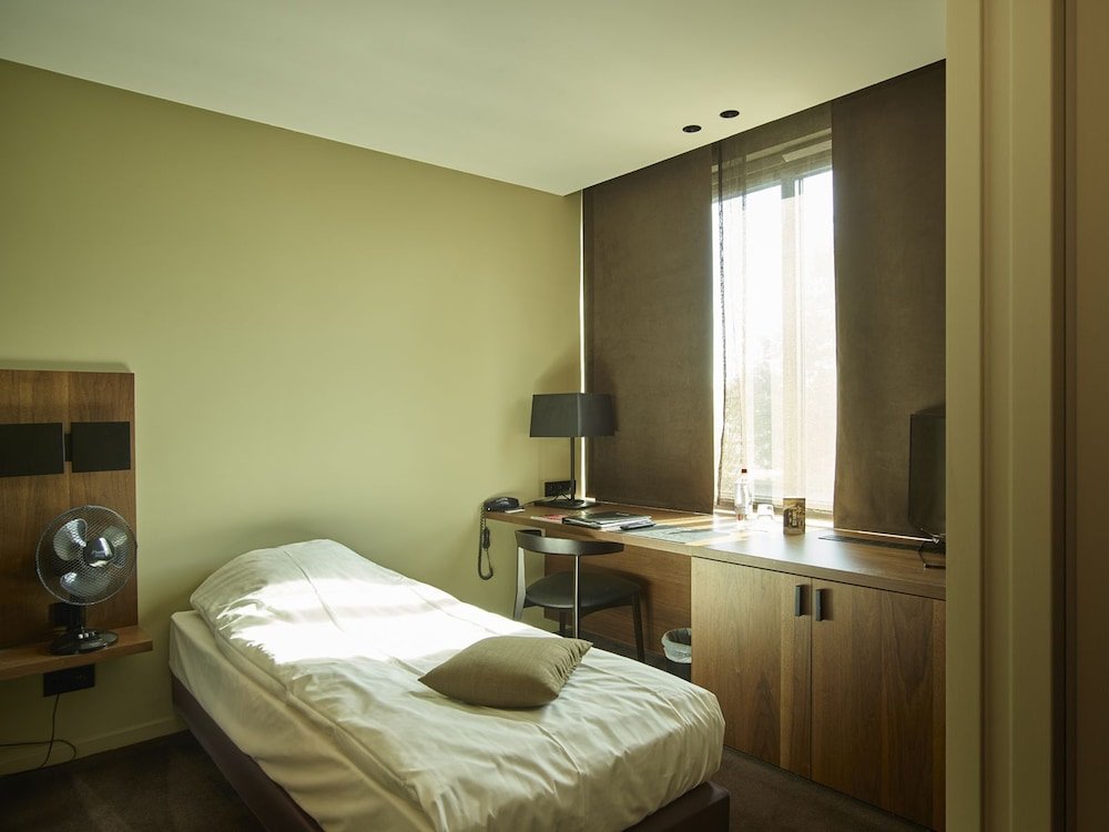 Фото Hotel Serwir