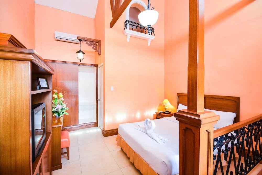 Фото Estancia Resort Hotel