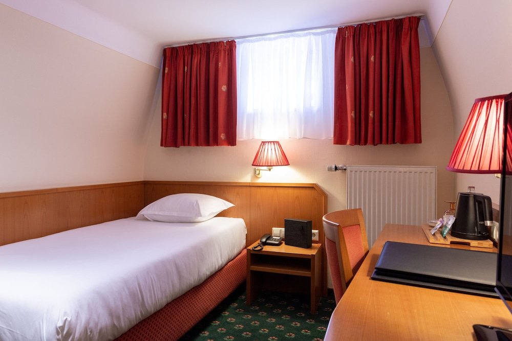 Фото Hôtel Perrin