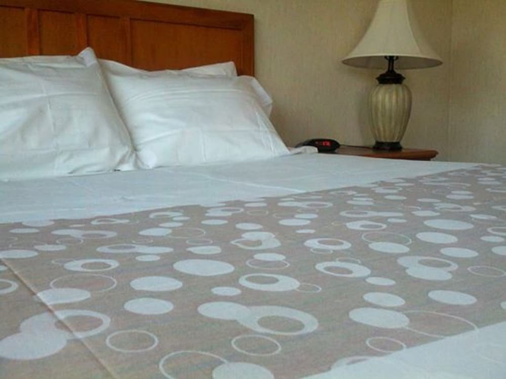 Фото Newport Channel Inn