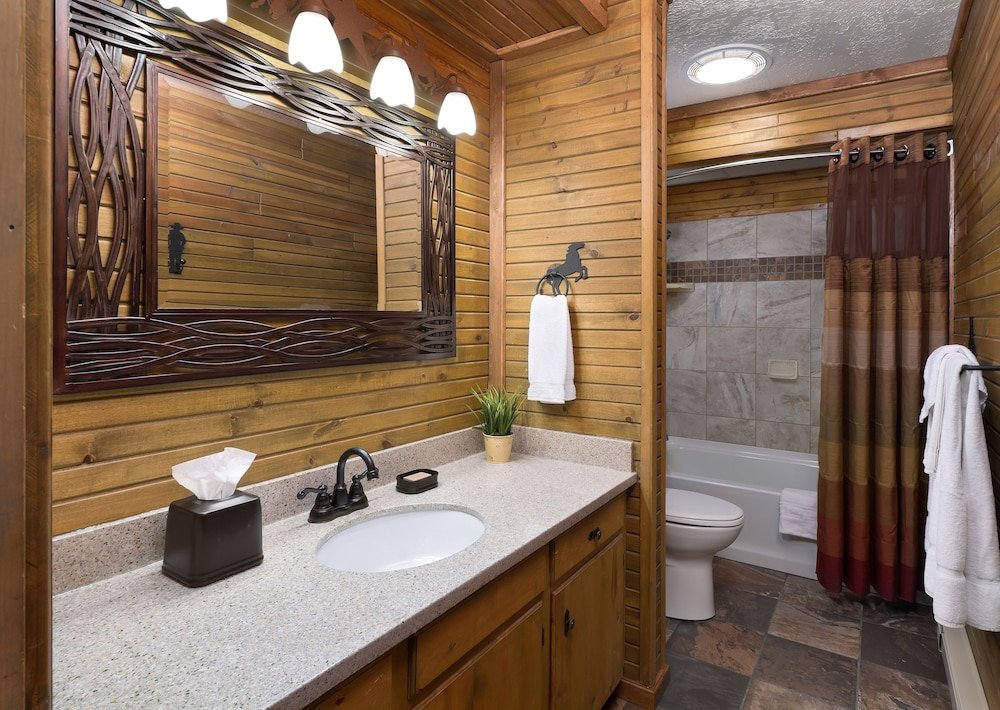 Фото Rock Crest Lodge And Cabins