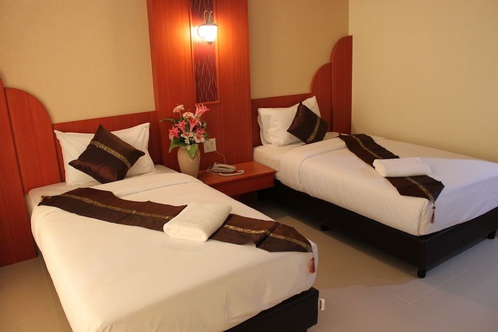 Фото PoonSook Resident Hotel