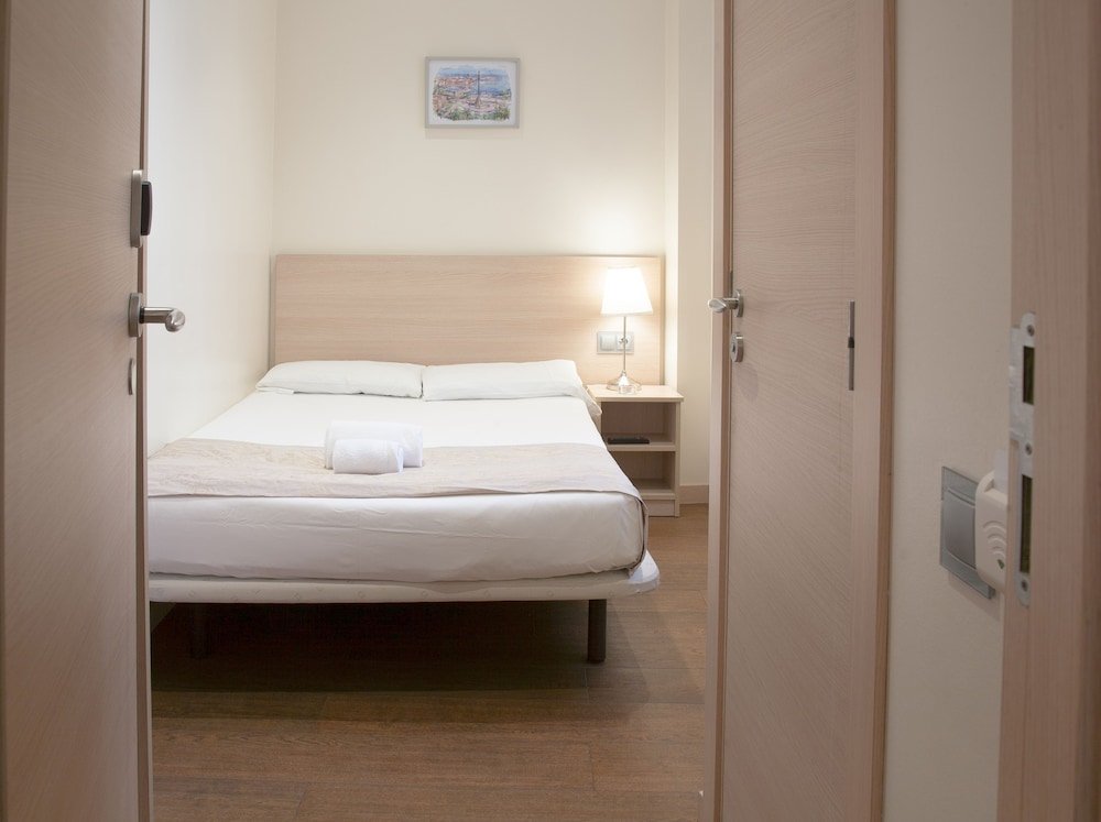 Фото Hostal Excellence