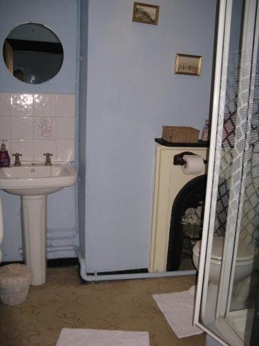 Фото East Farm House B&b