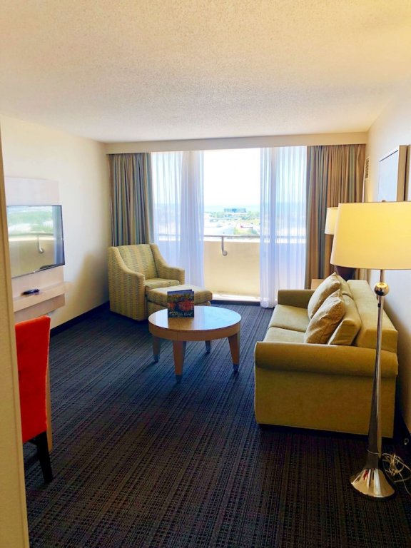 Фото Embassy Suites by Hilton Tampa Airport Westshore