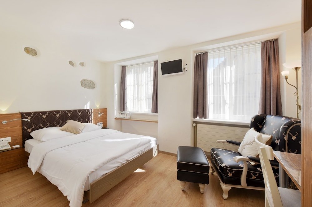 Фото Hotel Hirschen