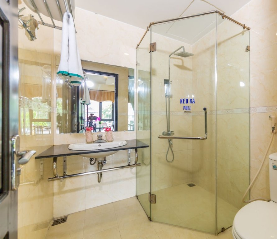 Фото La Maison Da Nang Beach