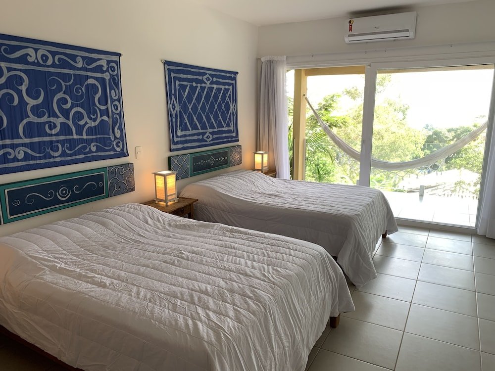 Фото Praia da Ferradurinha Guest House