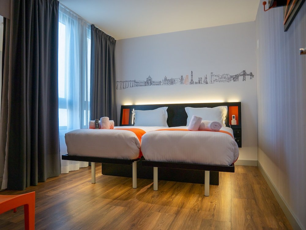 Фото EasyHotel Lisbon