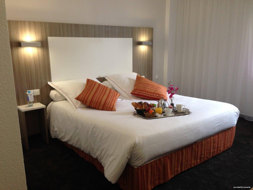 Фото Hotel Saphir Lyon