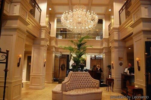 Гостиница Windsor Arms Hotel в Торонто