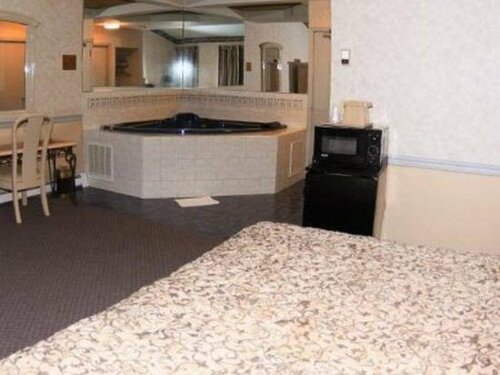 Гостиница Parsippany Inn and Suites Morris Plains