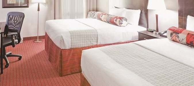 Фото La Quinta Inn & Suites by Wyndham Dallas I-35 Walnut Hill Ln