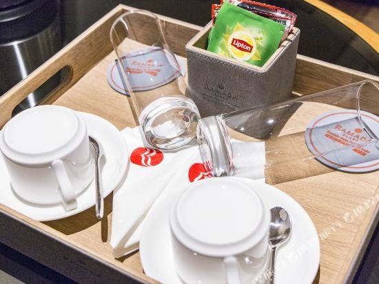 Фото Ramada Plaza Fuxian Lake