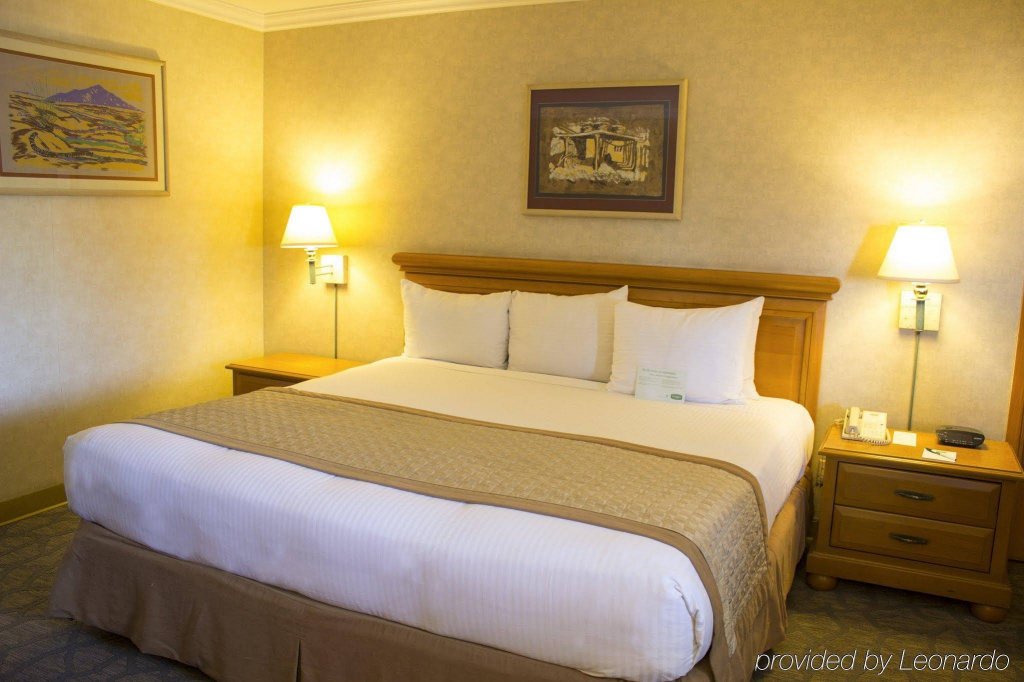 Фото Hotel Lucerna Tijuana