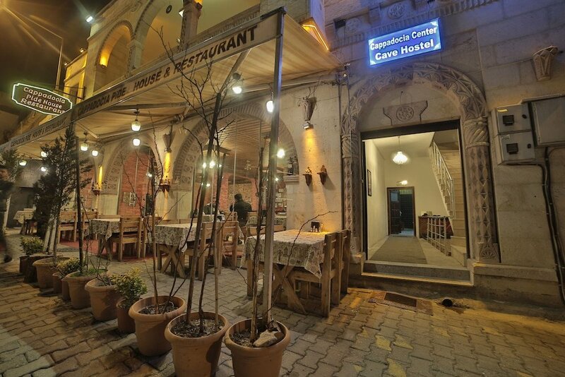 Гостиница Cappadocia Center Cave Hostel в Гёреме