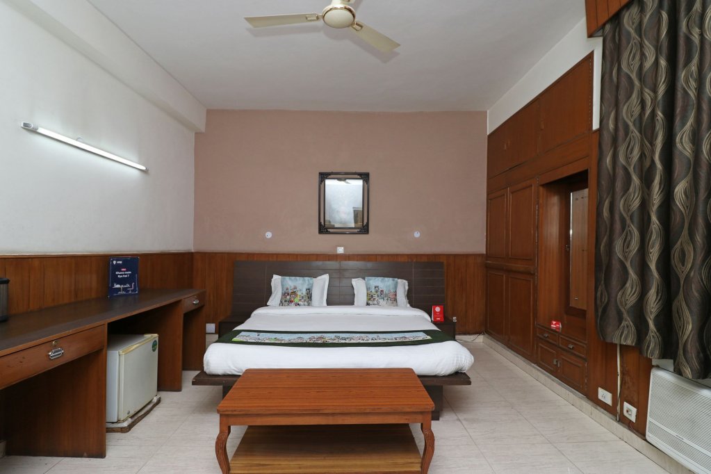 Фото Oyo 10177 A Gulshan Continental