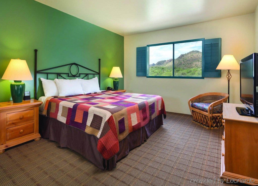 Фото Starr Pass Golf Suites