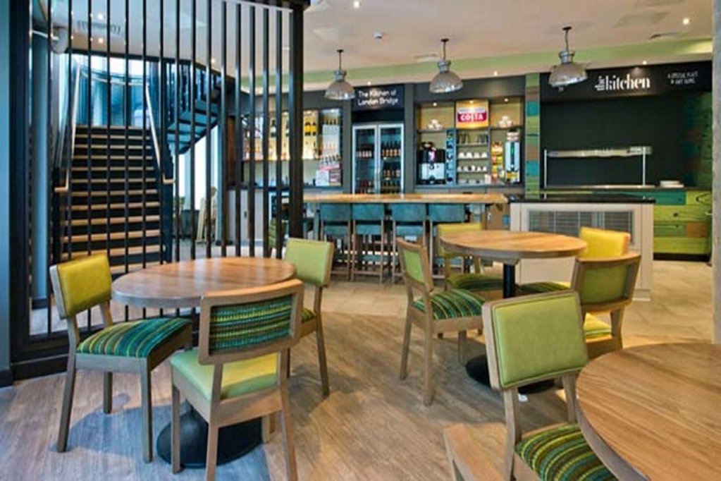 Фото Premier Inn Southwark Borough High St