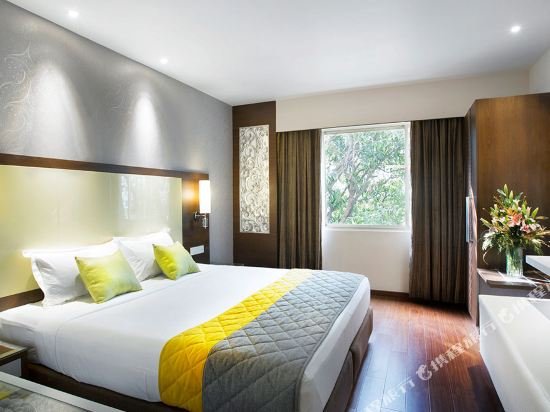 Фото The Grand Magrath Hotel