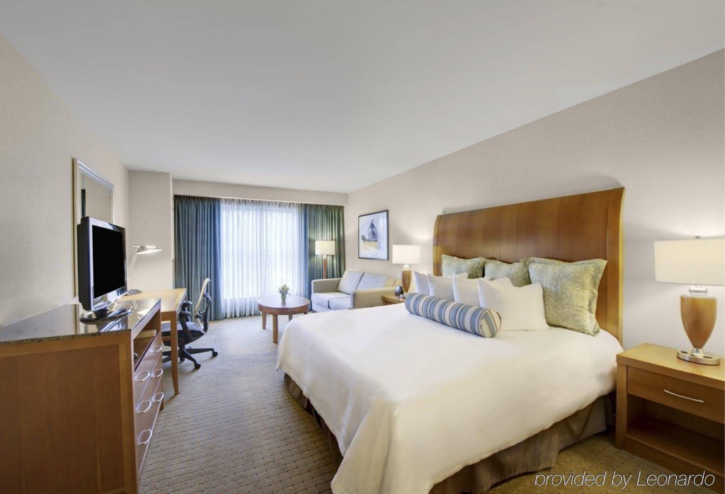 Фото Hilton Garden Inn Portsmouth Downtown