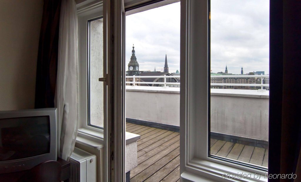 Фото Novum Hotel Continental Hamburg Hauptbahnhof