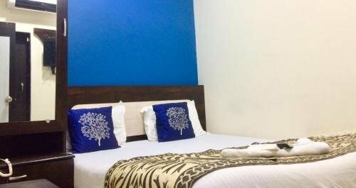 Гостиница Golden Dormitory - Hostel в Мумбаи