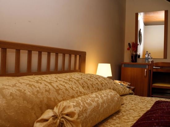 Фото Bed and Breakfast Luana Inn Airport