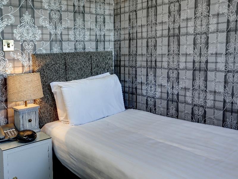 Фото Best Western Edinburgh South Braid Hills Hotel