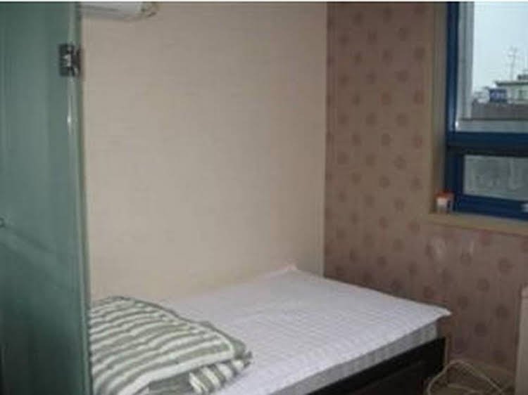 Фото Shinchon S Hotel