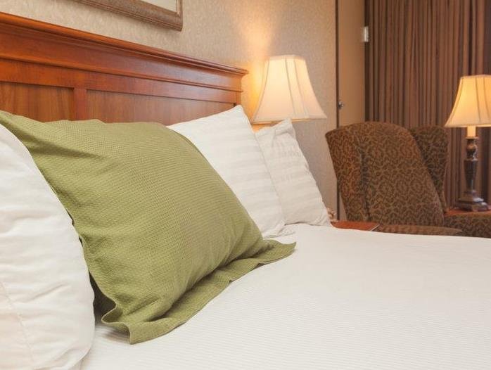 Фото Best Western Plus Rivershore Hotel