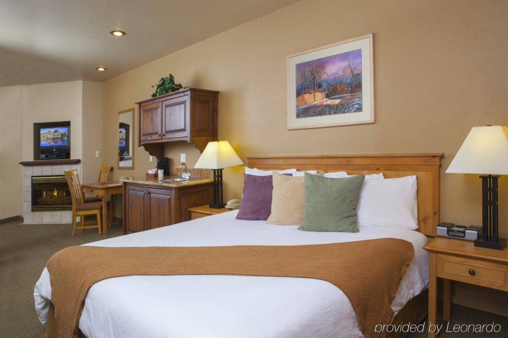 Фото Sedona Real Inn & Suites
