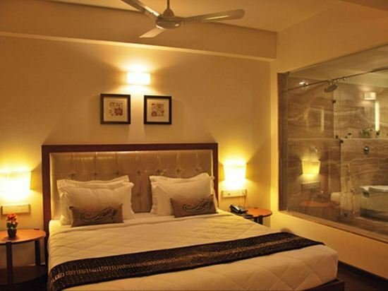 Гостиница Hotel Kells в Ахмадабаде