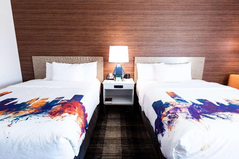 Фото La Quinta Inn & Suites by Wyndham Oklahoma City Airport