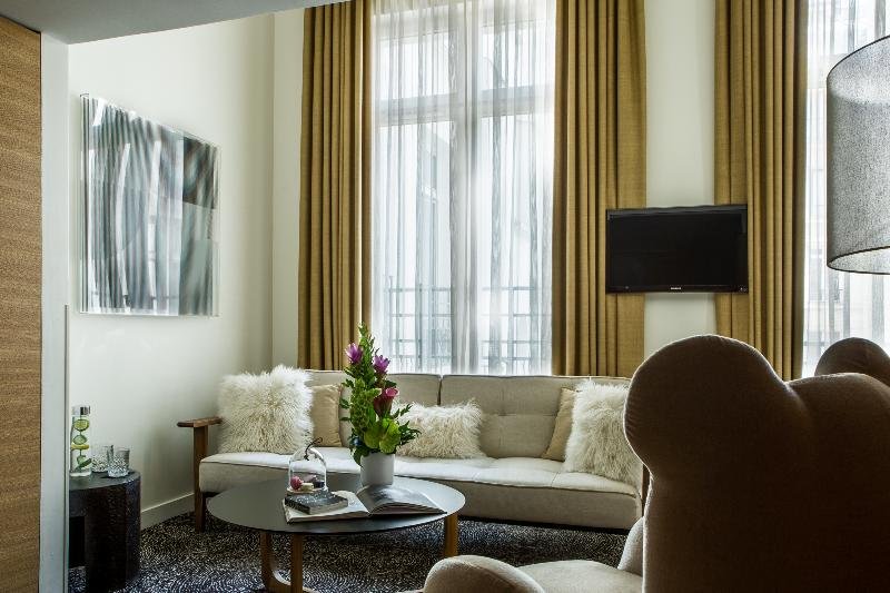 Фото Hôtel Marignan Champs Elysées