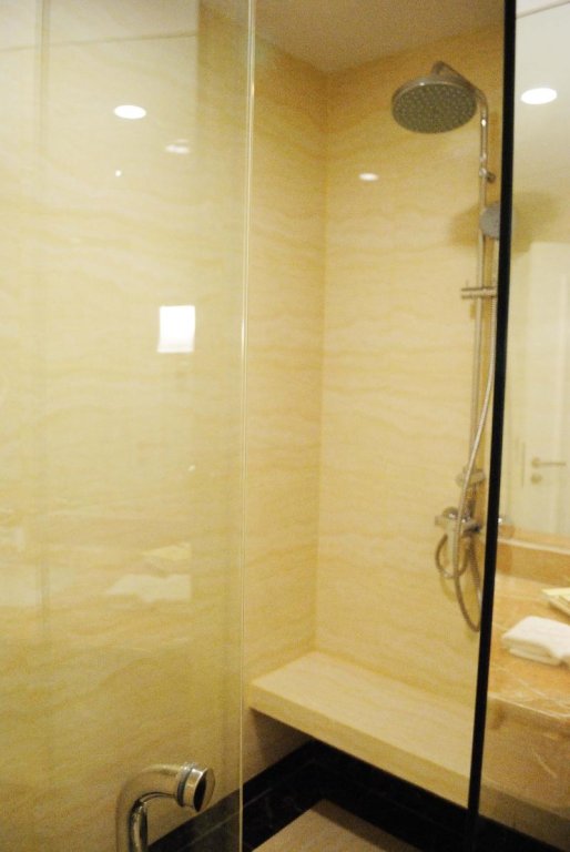 Фото Adimulia Hotel Medan
